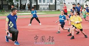 神仙球上演！文森特捡到皮球直接扔压哨三分